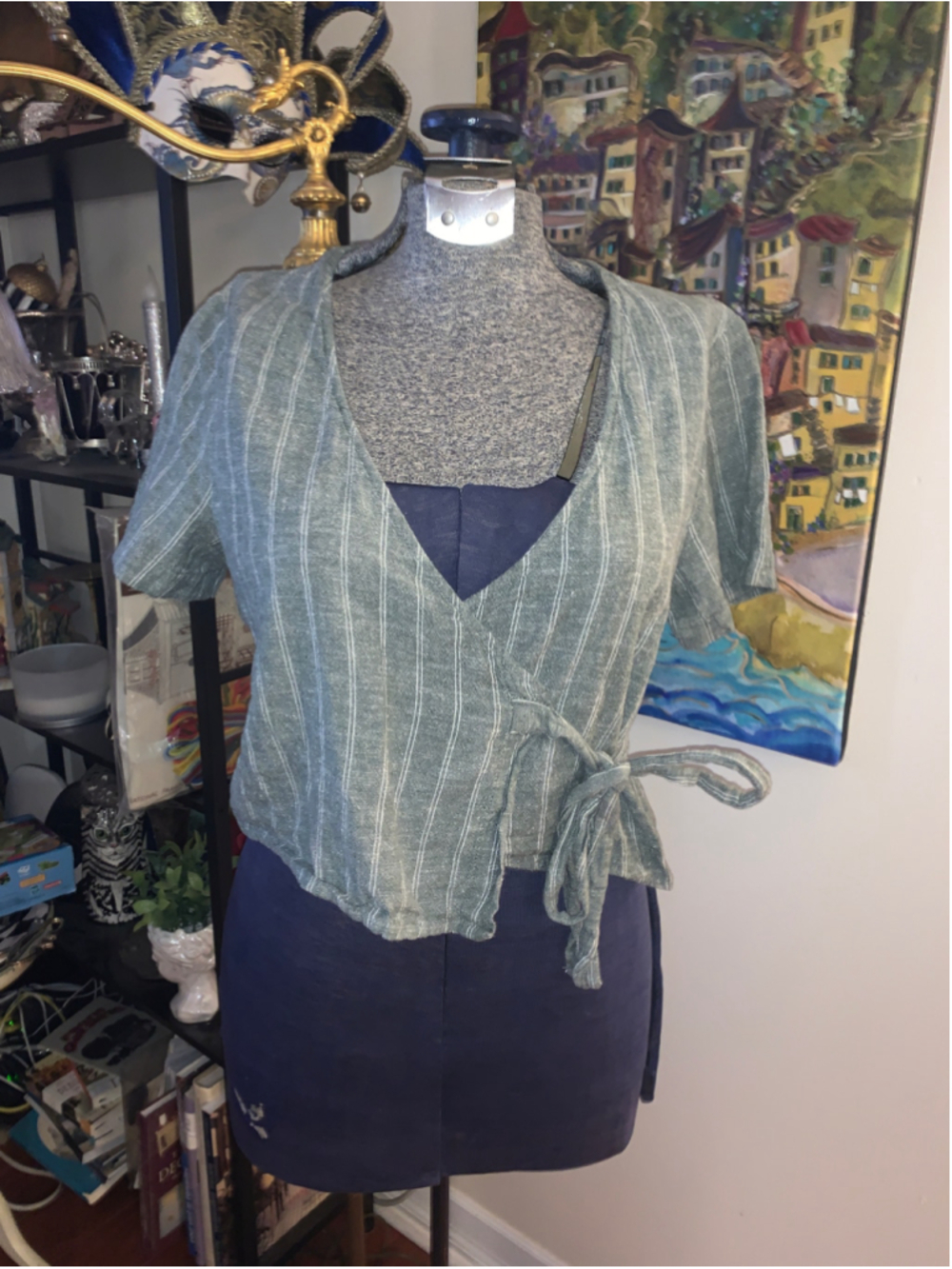 Women's Urban Outfitters cropped Striped Wrap Blouse Size M grey White